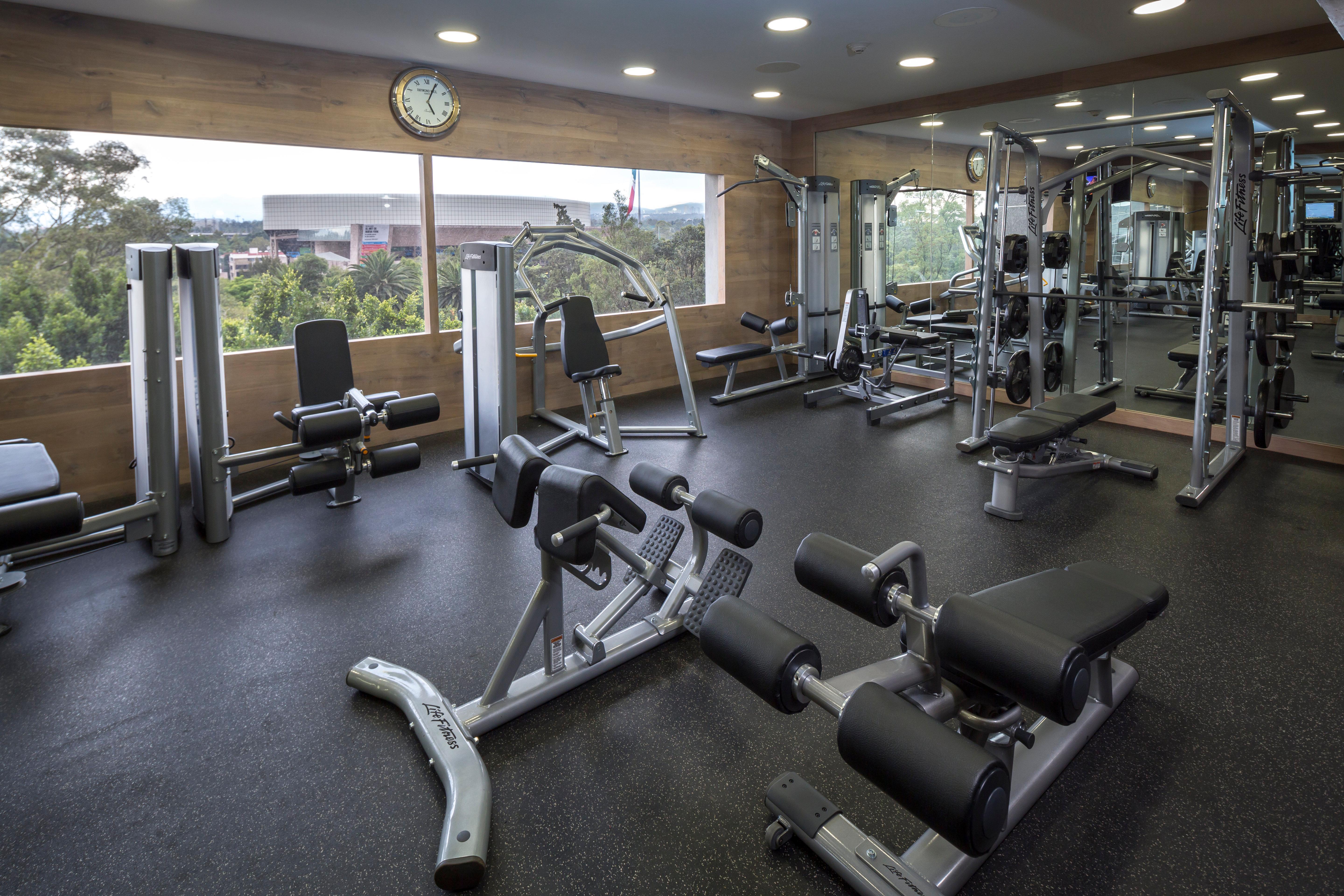 インターコンチネンタル プレジデンテ メキシコシティ エクステリア 写真 A gym in a hotel