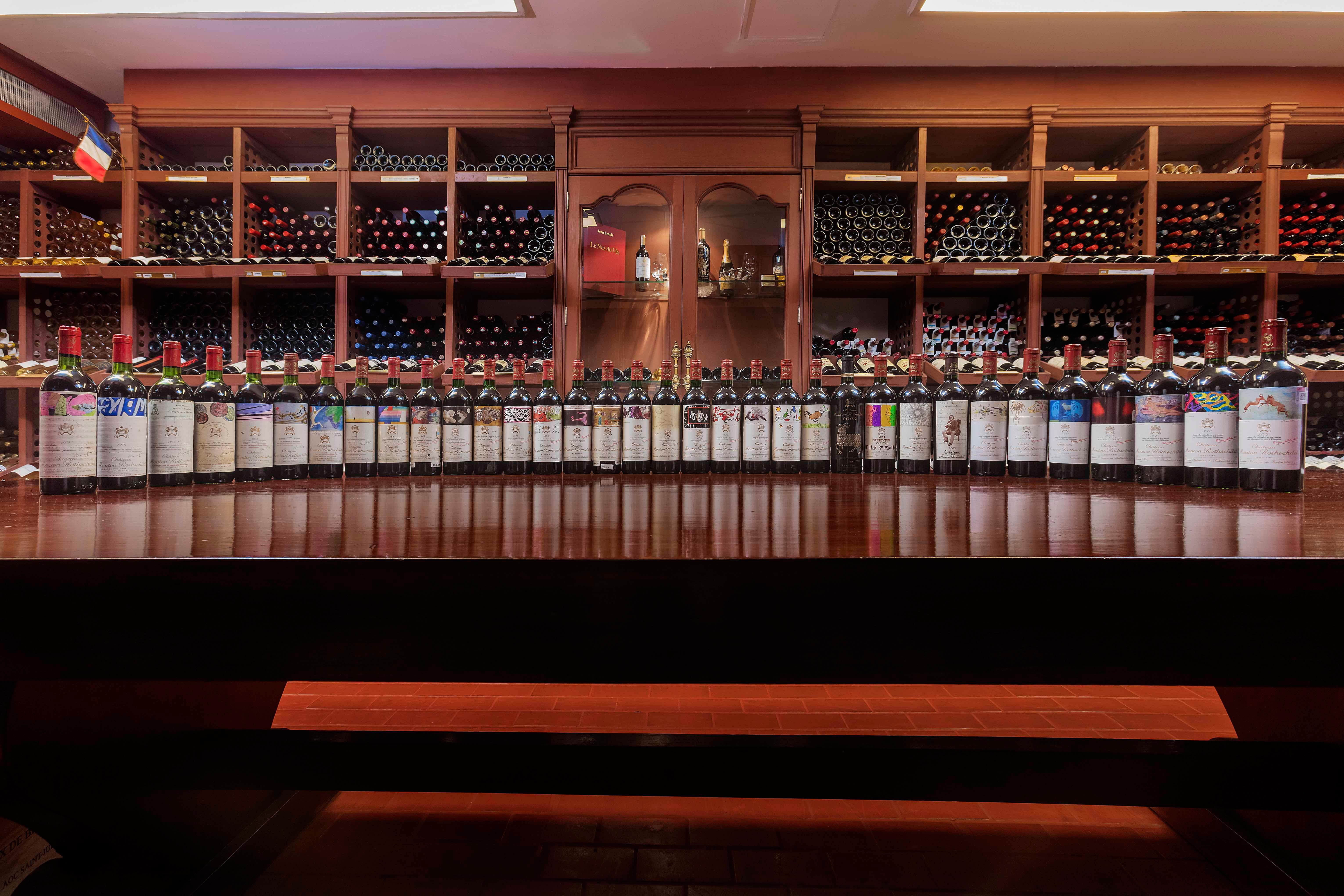 インターコンチネンタル プレジデンテ メキシコシティ エクステリア 写真 The wine bar at the restaurant